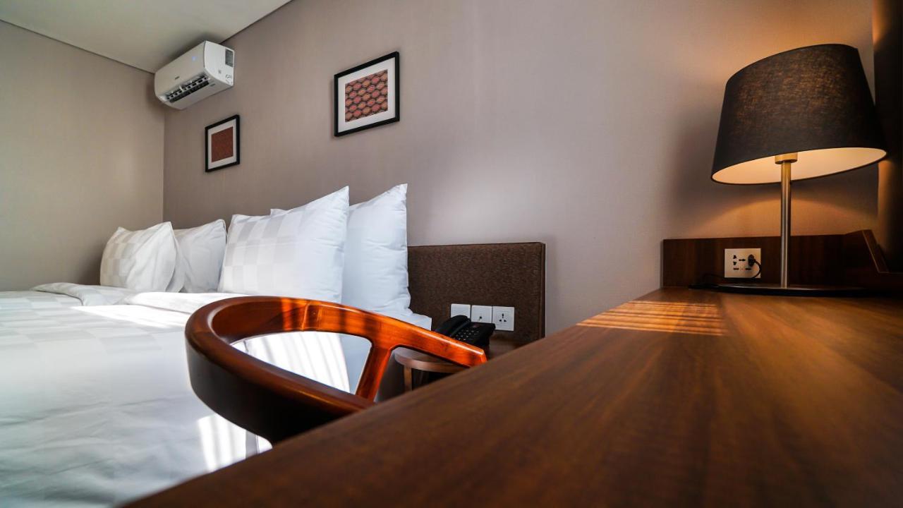 Tuscany Boutique Hotel South Tangerang Exterior photo